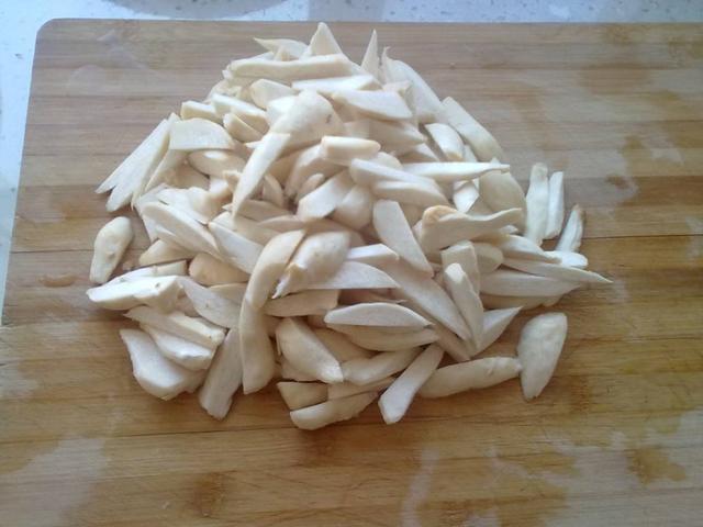 凤尾菇怎么做好吃，炸凤尾菇的做法（老婆做的这个夫妻肺片没有肉）