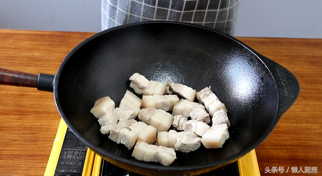 梅干菜蒸肉的家常做法，梅干菜蒸肉的家常做法窍门（手把手教你做梅干菜烧肉）