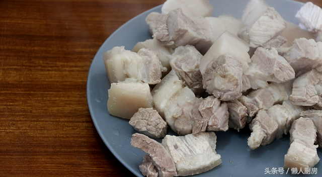 梅干菜蒸肉的家常做法，梅干菜蒸肉的家常做法窍门（手把手教你做梅干菜烧肉）