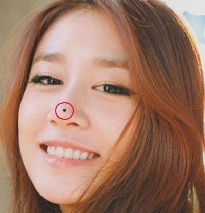 鼻子上有痣代表什么，女孩子鼻子上有痣代表什么（透过鼻子上的痣看出你的运势）