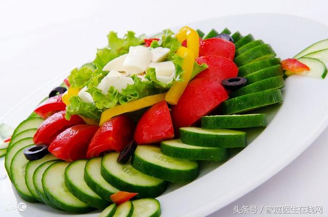西红柿黄瓜能一起吃吗，西红柿黄瓜不能一起吃吗（黄瓜和西红柿同吃相克要人命）