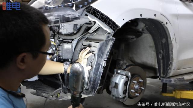 比亚迪用的什么钢板，比亚迪钢盆多少钱一个（我们发现了这些有意思的细节）