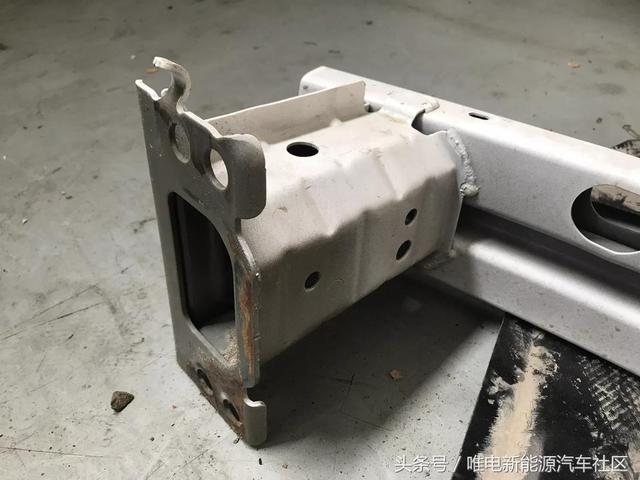 比亚迪用的什么钢板，比亚迪钢盆多少钱一个（我们发现了这些有意思的细节）