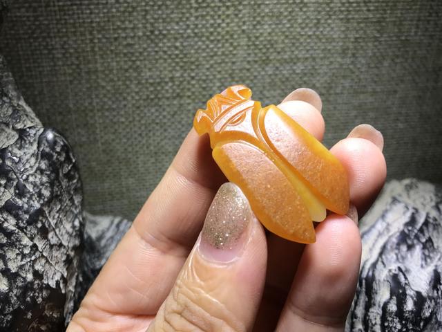 翡翠的功效与作用，翡翠玉石作用与功效（其养生保健功效有什么不一样）