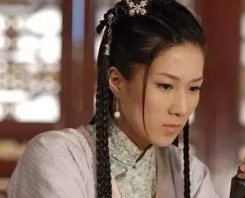 钟嘉欣在哪部电视剧中演的心如，钟嘉欣演的所有电视剧（曾因钟嘉欣皮肤问题帮其出头）