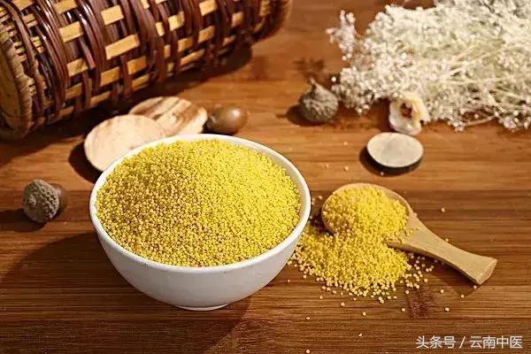 中脘在肚脐上几指，中脘离肚脐多少指（来一波老祖宗留下“消食”秘方）