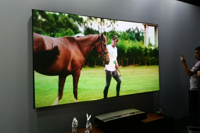 z5和极米z4x区别哪个好，极米z4和z4x区别（家用投影机需要买具有4K分辨率的吗）