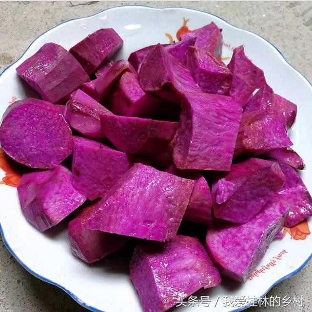 脚板薯的功效与作用及图片,板薯的功效与作用(这种紫色脚板薯 调和你