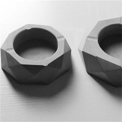 三款创意烟灰缸介绍及烟灰缸生虫原因，烟灰缸旁边为什么有小飞虫（让人一眼就爱上的烟灰缸）