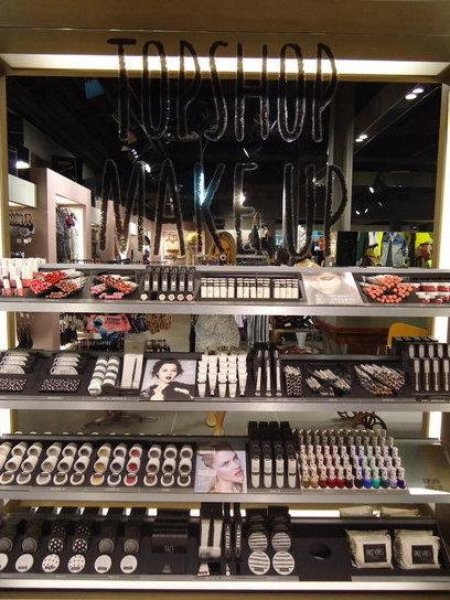 哈森官方旗舰店，哈森官方旗舰店是正品吗（除了承包你的衣柜）