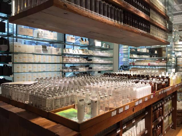 哈森官方旗舰店，哈森官方旗舰店是正品吗（除了承包你的衣柜）