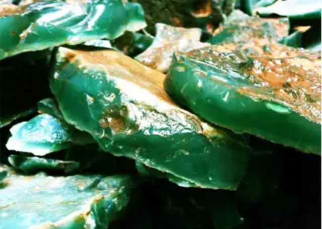 如何鉴别黑玛瑙，怎样辨别黑玛瑙（玛瑙和玉髓最简单的判断）