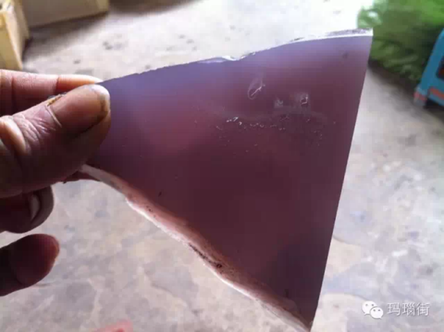 如何鉴别黑玛瑙，怎样辨别黑玛瑙（玛瑙和玉髓最简单的判断）