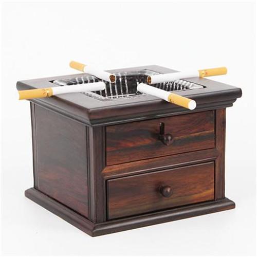 三款创意烟灰缸介绍及烟灰缸生虫原因，烟灰缸旁边为什么有小飞虫（让人一眼就爱上的烟灰缸）