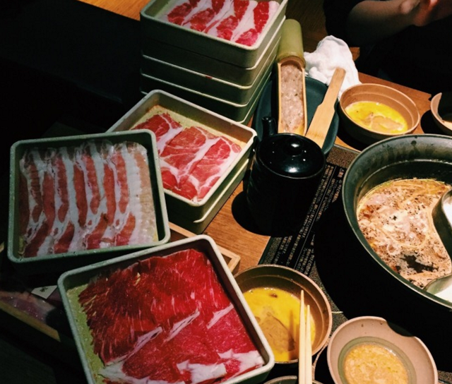 呷哺呷哺什么意思，呷哺呷哺怎么读（呷哺呷哺在日本换了个名字）