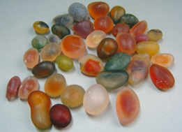 逊克玛瑙为什么火不过南红玛瑙，逊克玛瑙有什么特点（如何挑选玛瑙）