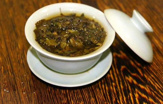 柿子叶的功效与作用，什么季节的柿子叶祛斑效果好（柿子叶营养价值原来这么高）