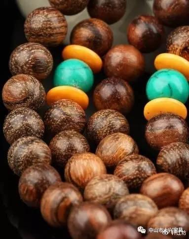 小叶紫檀108颗佛珠的佩戴意义，108颗紫檀佛珠怎么戴（108颗佛珠的含义——第84颗）