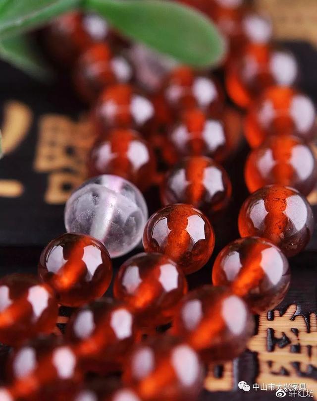 小叶紫檀108颗佛珠的佩戴意义，108颗紫檀佛珠怎么戴（108颗佛珠的含义——第84颗）