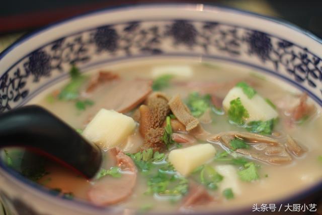 羊杂炖汤方法，羊汤去秋寒强壮筋骨