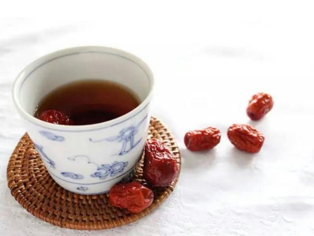 助孕水鱼汤做法，助孕水鱼汤的做法（据说70%的备孕女性吃这个都怀上了）