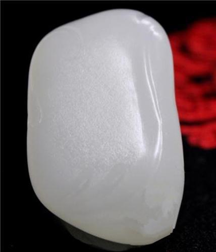 为什么说黄龙玉不养人，黄玉的鉴别为什么说黄龙玉不养人（不是所有的玉都能养人）