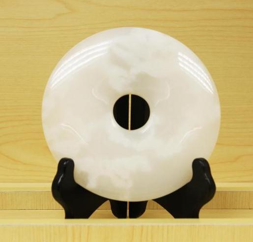 为什么说黄龙玉不养人，黄玉的鉴别为什么说黄龙玉不养人（不是所有的玉都能养人）