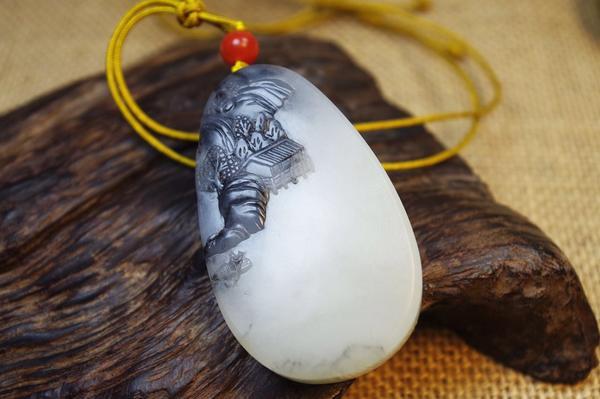 为什么说黄龙玉不养人，黄玉的鉴别为什么说黄龙玉不养人（不是所有的玉都能养人）