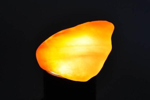 为什么说黄龙玉不养人，黄玉的鉴别为什么说黄龙玉不养人（不是所有的玉都能养人）