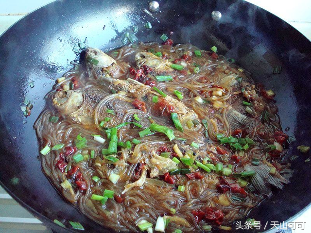 鲫鱼干怎么做好吃，晒干的小鲫鱼怎么做才好吃呢（教你一种最简单最好做的方法）