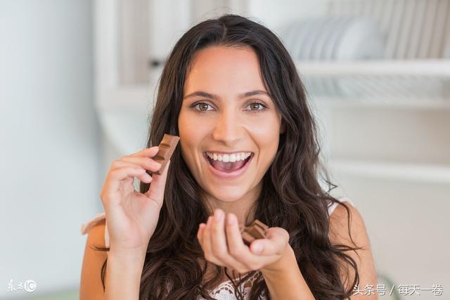 左眼皮跳是什么预兆，左眼皮跳是什么预兆女（左眼皮跳是什么预兆女星期五）