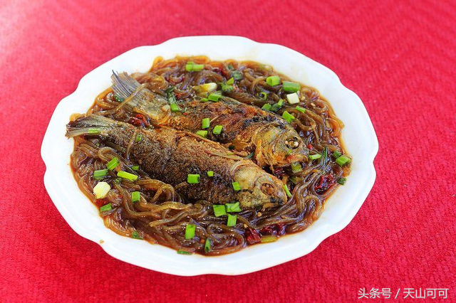 鲫鱼干怎么做好吃，晒干的小鲫鱼怎么做才好吃呢（教你一种最简单最好做的方法）