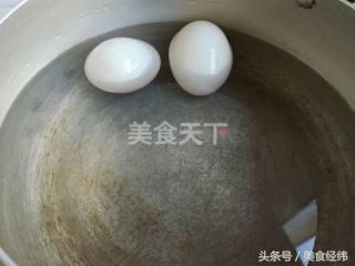 怎么做咸蛋炒南瓜，南瓜炒咸蛋的正宗做法窍门（家常咸鸭蛋炒南瓜的做法）