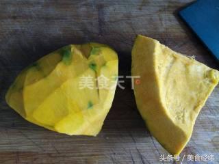 怎么做咸蛋炒南瓜，南瓜炒咸蛋的正宗做法窍门（家常咸鸭蛋炒南瓜的做法）
