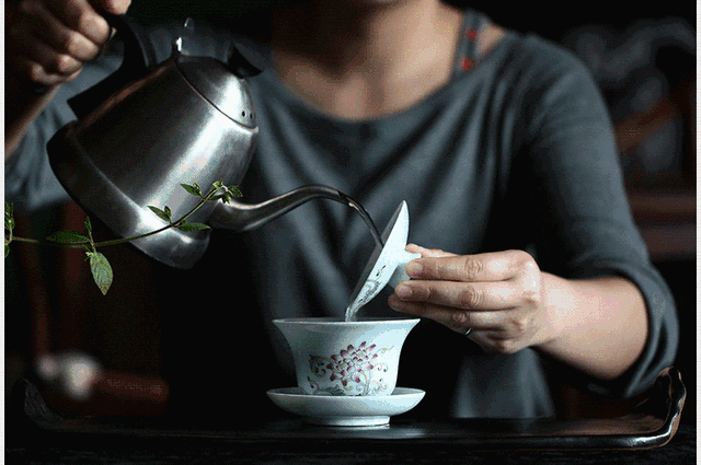 喜欢秋天的理由，一年级写为什么喜欢秋天（就是你爱上秋天的理由）