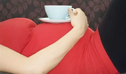 怀孕能不能喝茶，怀孕能喝茶吗（怀孕期间的孕妇可以喝茶吗）