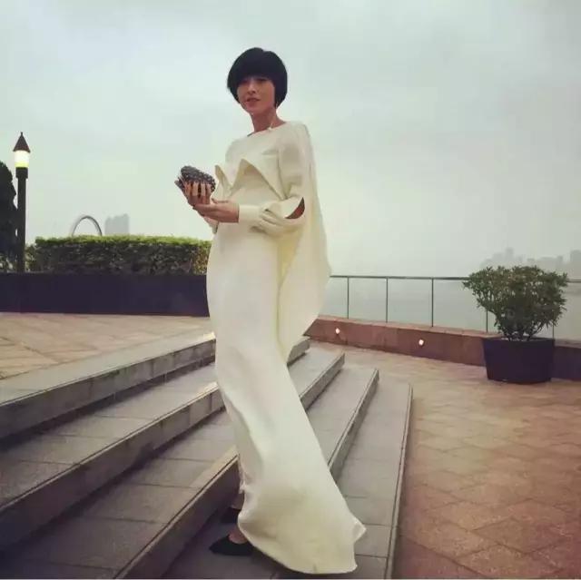 年轻漂亮的包上恩被导演们力捧，包上恩以前（时尚黑洞的她凭什么被陈奕迅宠上天）