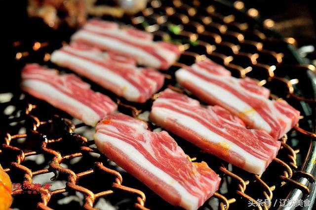 烤油边是什么，烤油边的做法（这家烧烤店特色菜都是最爱）
