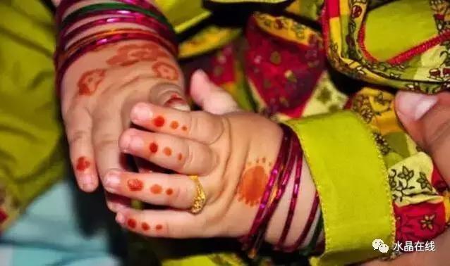 月光石不能乱戴，月光石佩戴禁忌（这些首饰不要让TA碰……）