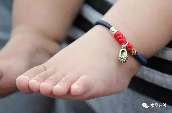 月光石不能乱戴，月光石佩戴禁忌（这些首饰不要让TA碰……）