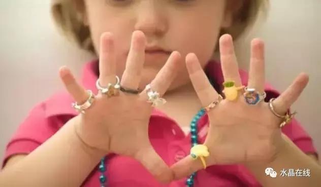 月光石不能乱戴，月光石佩戴禁忌（这些首饰不要让TA碰……）