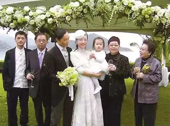 年轻漂亮的包上恩被导演们力捧，包上恩以前（时尚黑洞的她凭什么被陈奕迅宠上天）