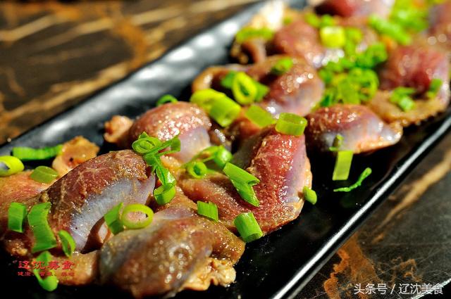 烤油边是什么，烤油边的做法（这家烧烤店特色菜都是最爱）