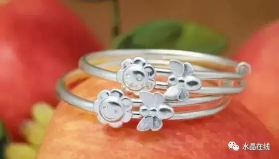 月光石不能乱戴，月光石佩戴禁忌（这些首饰不要让TA碰……）
