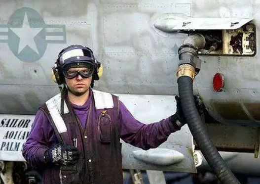 飞机托运放电脑会坏吗，飞机托运要把电脑拿出来吗（乘飞机将禁止托运笔记本电脑是谣言吗）