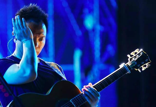 旅行歌词，旅行歌词苏新皓左航（为纪念朋友离世而创作的）