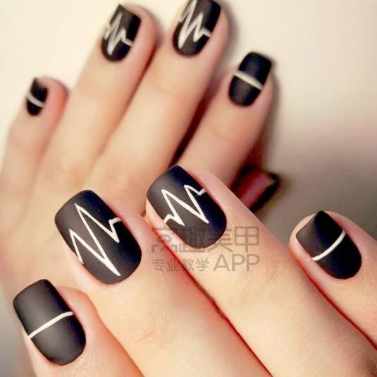 各种线条美甲图片，简约线条美甲图（超百搭的线条美甲）