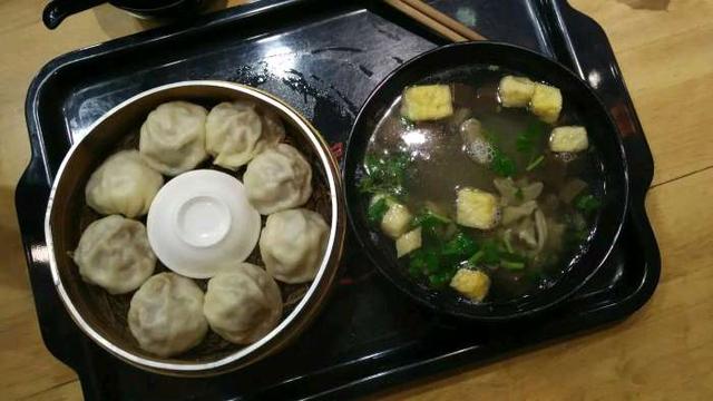 南京狮子桥美食街，南京美食街都有哪些（南京狮子桥——本地人热推的美食街）