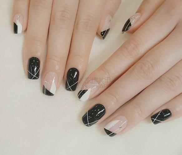 各种线条美甲图片，简约线条美甲图（超百搭的线条美甲）