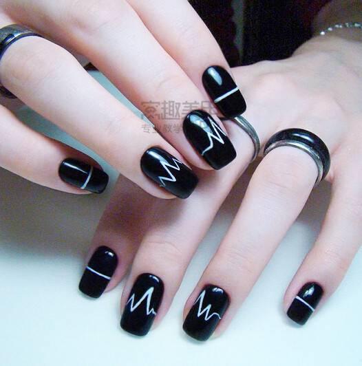 各种线条美甲图片，简约线条美甲图（超百搭的线条美甲）
